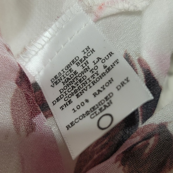 Flynn Skye - Athens Off the Shoulder Crop Top sz L, Scattered Roses Chiffon NWT - Picture 9 of 10